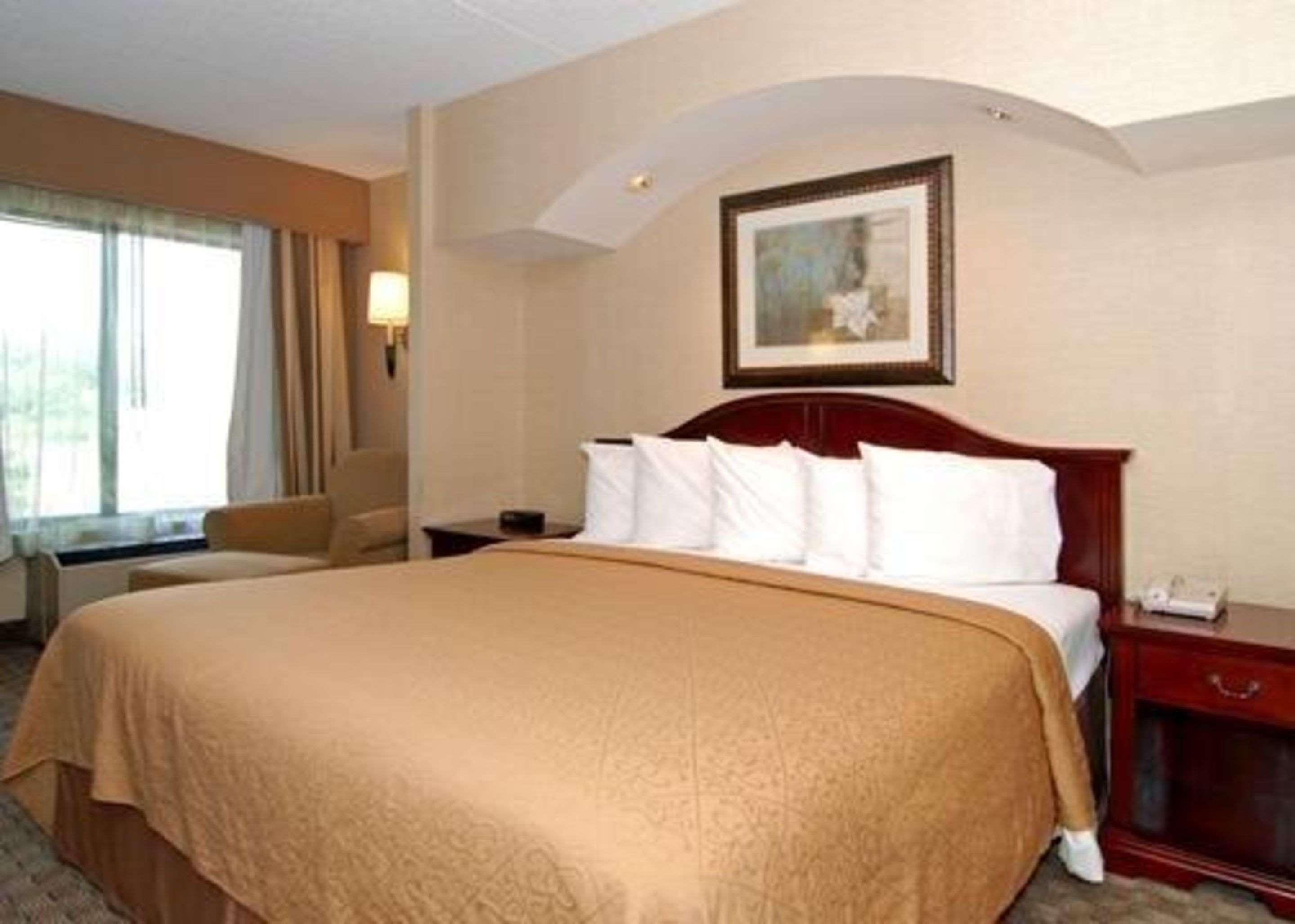 Quality Inn & Suites Bensalem Cameră foto