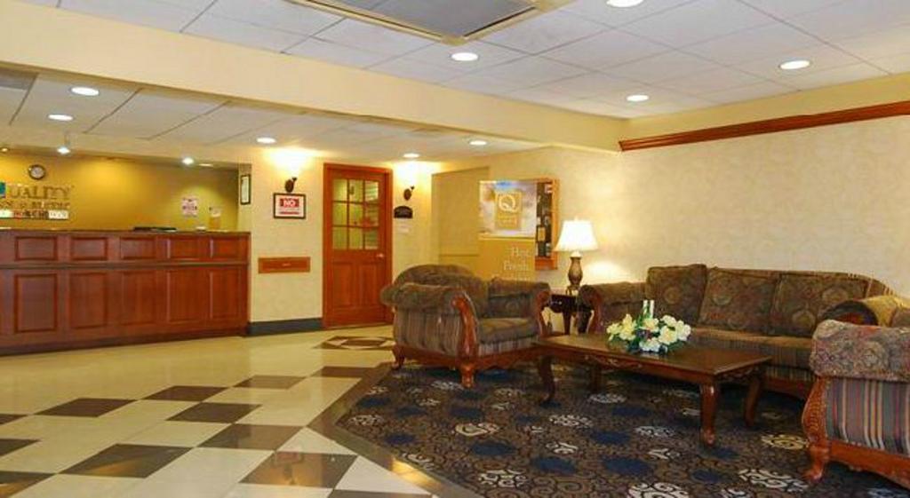 Quality Inn & Suites Bensalem Exterior foto