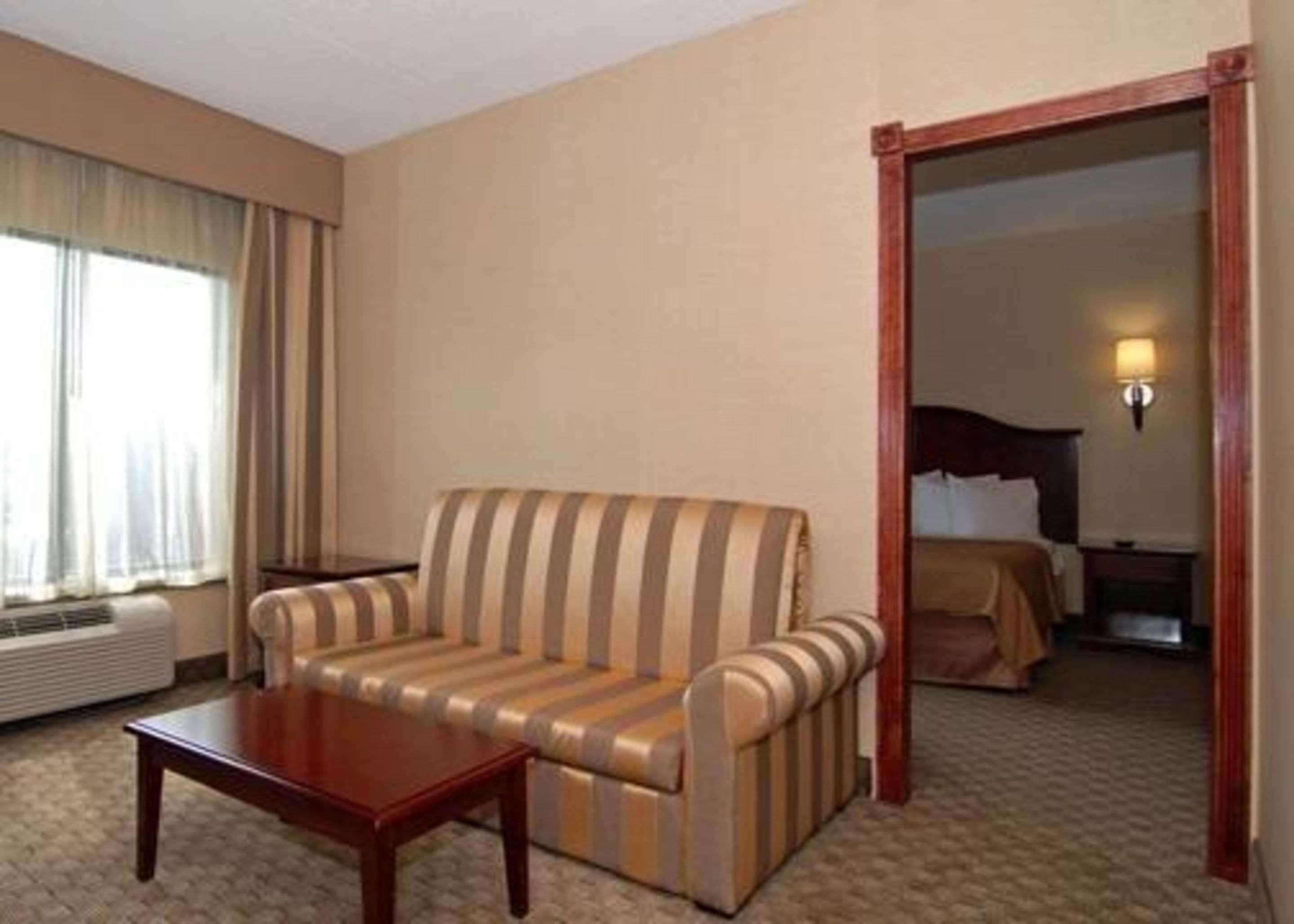 Quality Inn & Suites Bensalem Cameră foto
